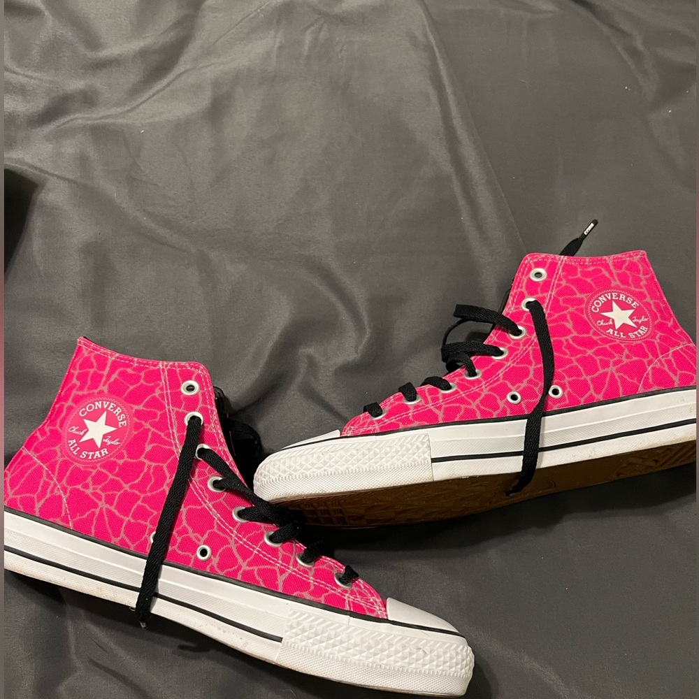 Converse “Cons” Pink Sneakers